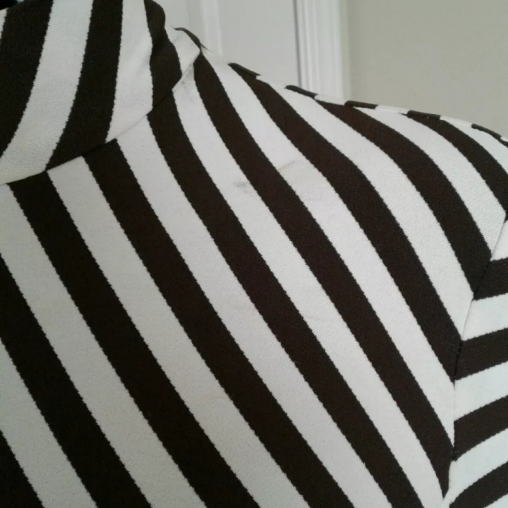 Authentic Cache Striped Top With Cut Out Back - image 4